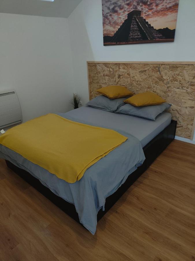 Les Lofts De Provins: Apt 1 Екстер'єр фото